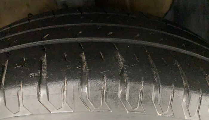2018 Hyundai Verna 1.6 VTVT SX, Petrol, Manual, 34,214 km, Right Front Tyre Tread