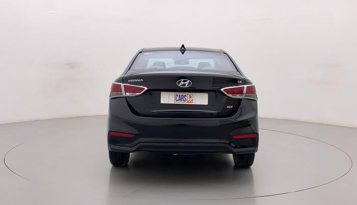 2018 Hyundai Verna 1.6 VTVT SX, Petrol, Manual, 34,214 km, Back/Rear