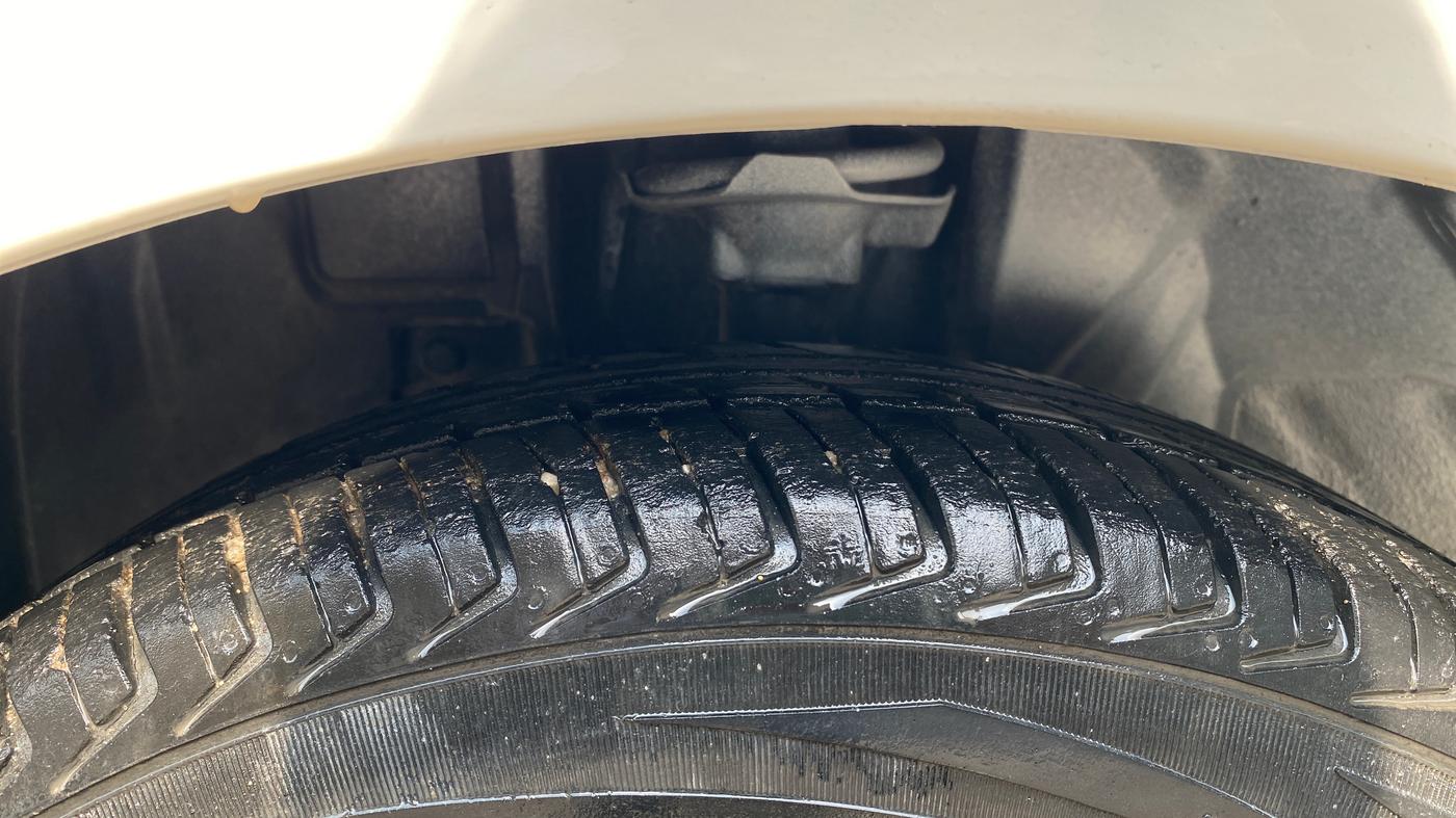 2019 Datsun Redi Go S, Petrol, Manual, 46,880 km, Left Front Tyre Tread