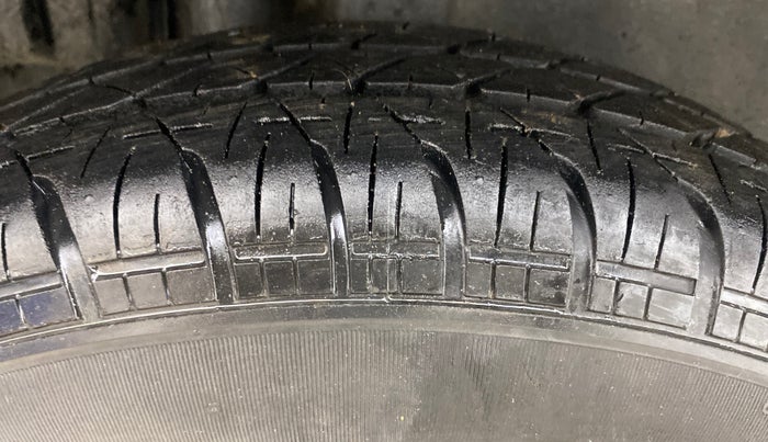 2013 Maruti Swift VDI, Diesel, Manual, 97,813 km, Right Rear Tyre Tread