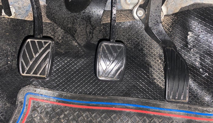 2013 Maruti Swift VDI, Diesel, Manual, 97,813 km, Pedals