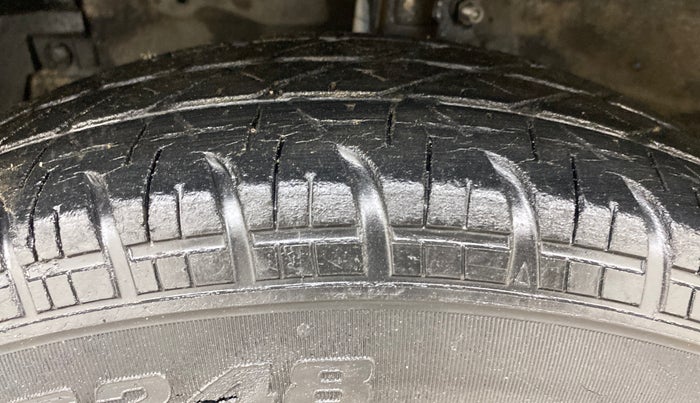 2013 Maruti Swift VDI, Diesel, Manual, 97,813 km, Left Front Tyre Tread