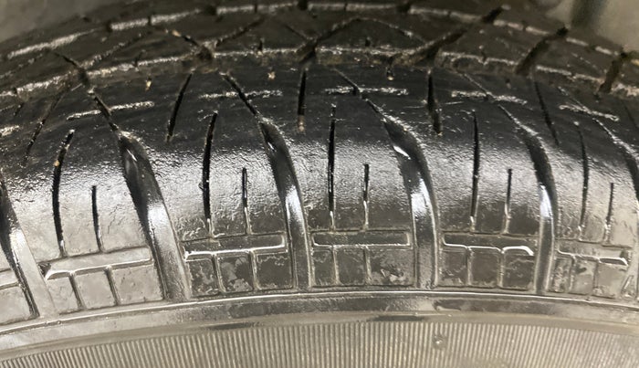 2013 Maruti Swift VDI, Diesel, Manual, 97,813 km, Left Rear Tyre Tread