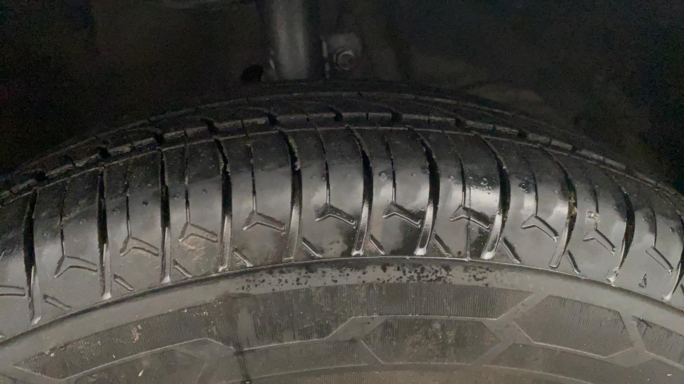 2020 Maruti Dzire VXI, Petrol, Manual, 58,565 km, Right Front Tyre Tread