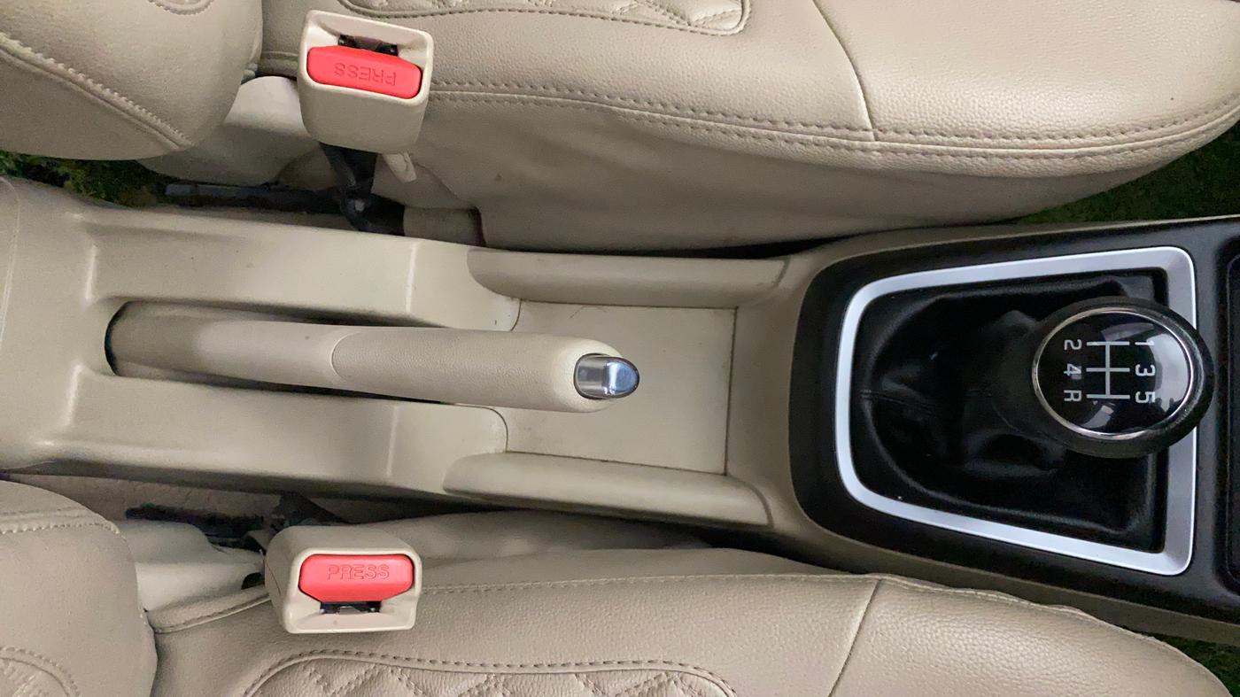 2020 Maruti Dzire VXI, Petrol, Manual, 58,565 km, Gear Lever