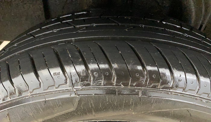 2024 Nissan MAGNITE N-Connecta B4D 1.0 Petrol MT Dual Tone, Petrol, Manual, 3,297 km, Right Rear Tyre Tread