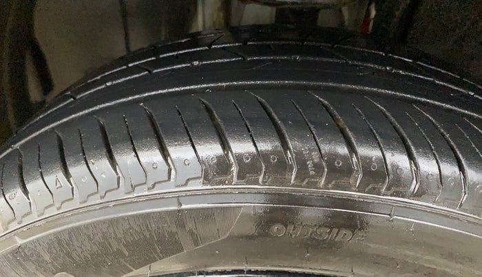 2024 Nissan MAGNITE N-Connecta B4D 1.0 Petrol MT Dual Tone, Petrol, Manual, 3,297 km, Left Front Tyre Tread