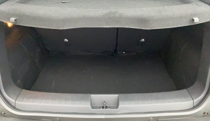 2024 Nissan MAGNITE N-Connecta B4D 1.0 Petrol MT Dual Tone, Petrol, Manual, 3,297 km, Boot Inside