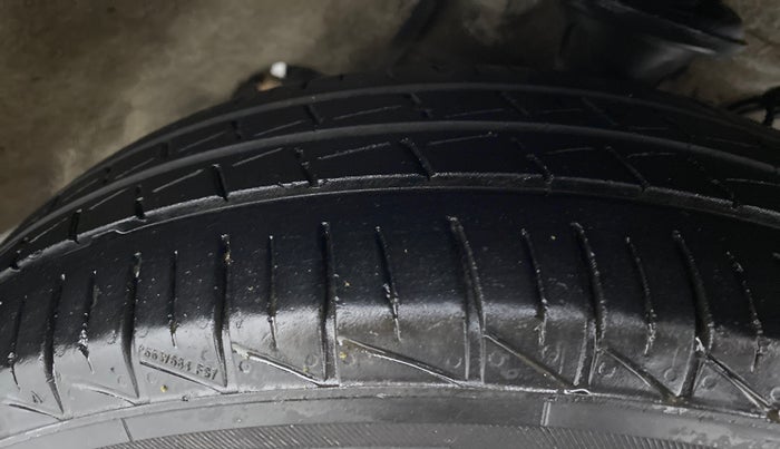 2021 Maruti Alto VXI, Petrol, Manual, 34,238 km, Right Front Tyre Tread