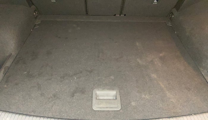 2019 Volkswagen TIGUAN HIGHLINE TDI AT, Diesel, Automatic, 53,191 km, Boot Inside