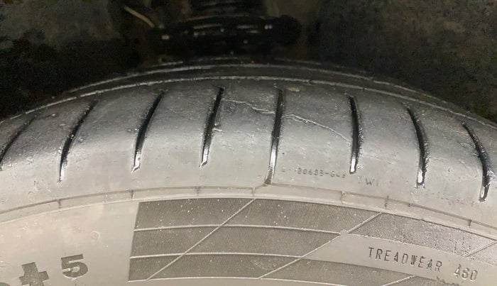 2019 Volkswagen TIGUAN HIGHLINE TDI AT, Diesel, Automatic, 53,191 km, Right Front Tyre Tread