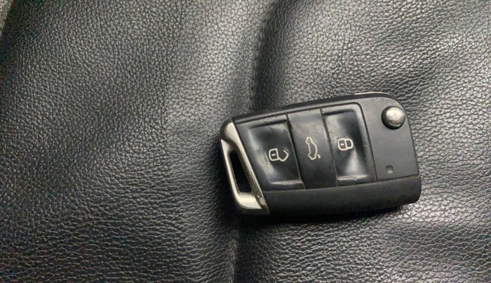 2019 Volkswagen TIGUAN HIGHLINE TDI AT, Diesel, Automatic, 53,191 km, Key Close Up