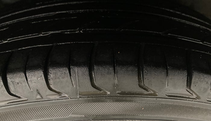 2016 Hyundai i10 SPORTZ 1.1, Petrol, Manual, 75,834 km, Left Rear Tyre Tread