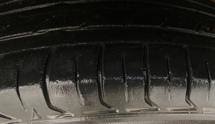 2016 Hyundai i10 SPORTZ 1.1, Petrol, Manual, 75,834 km, Left Front Tyre Tread