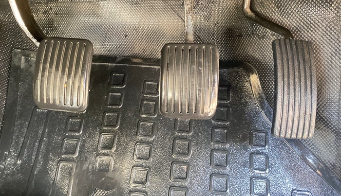 2016 Hyundai i10 SPORTZ 1.1, Petrol, Manual, 75,834 km, Pedals