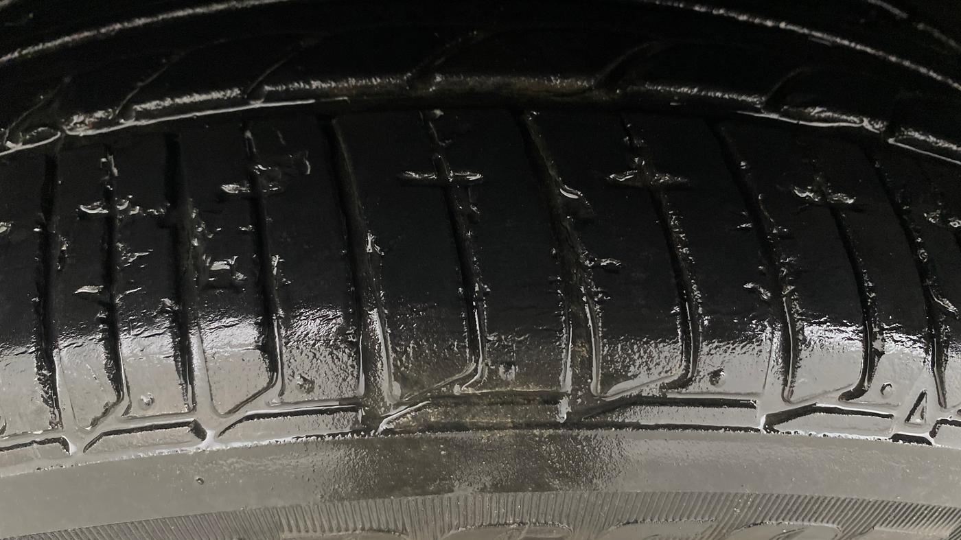 2022 Tata TIGOR XZA PLUS PETROL, Petrol, Automatic, 15,839 km, Left Front Tyre Tread