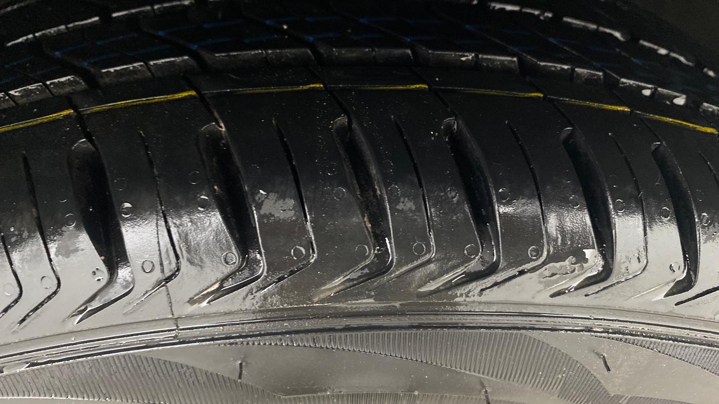 2022 Tata TIGOR XZA PLUS PETROL, Petrol, Automatic, 15,839 km, Right Front Tyre Tread