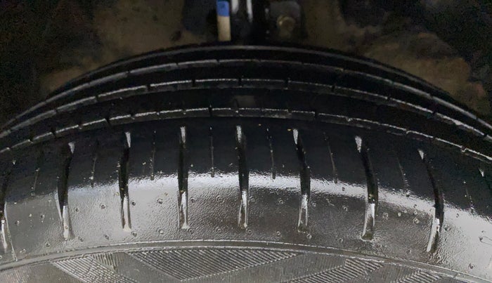 2021 Maruti Baleno ZETA PETROL 1.2, Petrol, Manual, 12,234 km, Right Front Tyre Tread
