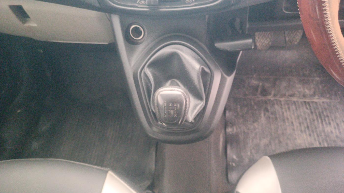 2018 Datsun Go T, Petrol, Manual, 32,458 km, Gear Lever