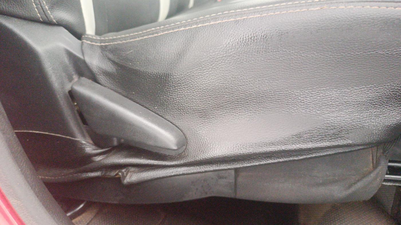 2018 Datsun Go T, Petrol, Manual, 32,458 km, Driver Side Adjustment Panel