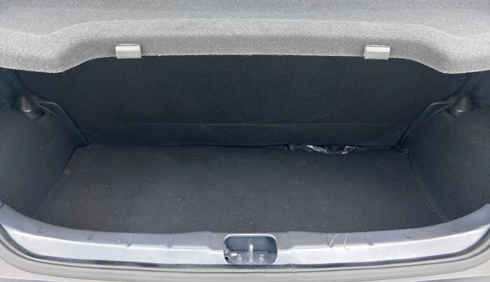 2019 Hyundai NEW SANTRO SPORTZ 1.1, Petrol, Manual, 17,802 km, Boot Inside