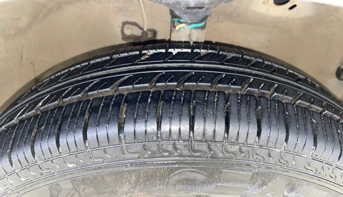 2017 Maruti Wagon R 1.0 LXI CNG, CNG, Manual, 72,753 km, Right Front Tyre Tread