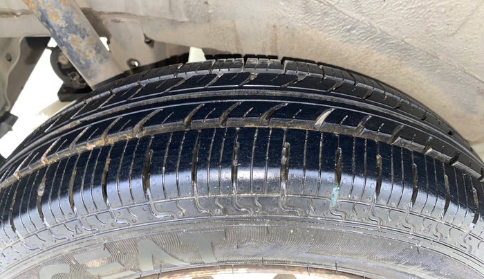2017 Maruti Wagon R 1.0 LXI CNG, CNG, Manual, 72,753 km, Right Rear Tyre Tread