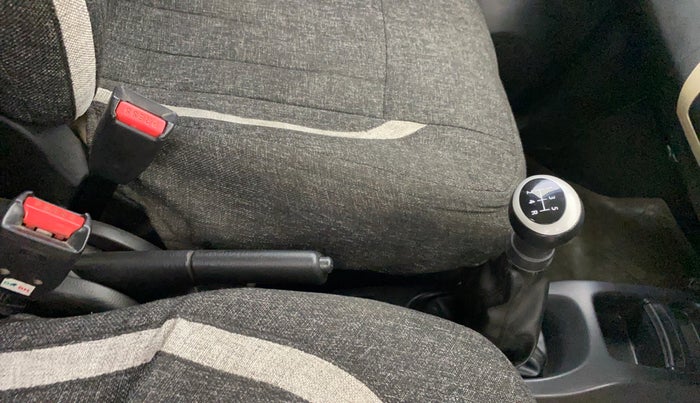 2017 Maruti Wagon R 1.0 LXI CNG, CNG, Manual, 72,753 km, Gear Lever