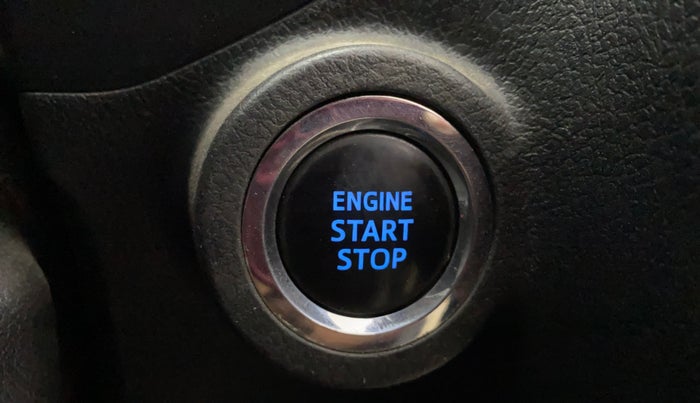 2022 Toyota Innova Crysta 2.7 VX 7 STR, Petrol, Manual, 60,927 km, Keyless Start/ Stop Button