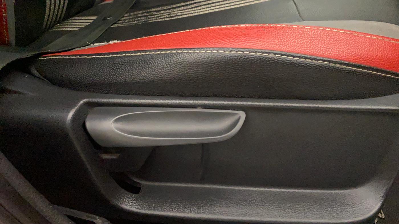 2018 Skoda Rapid STYLE 1.5 TDI AT, Diesel, Automatic, 74,879 km, Driver Side Adjustment Panel