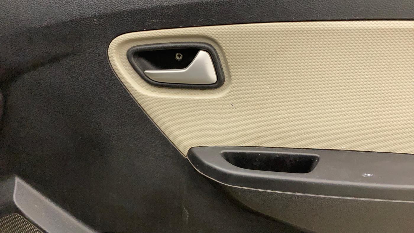 2020 Maruti Alto LXI OPT CNG, CNG, Manual, 98,702 km, Driver Side Door Panels Control