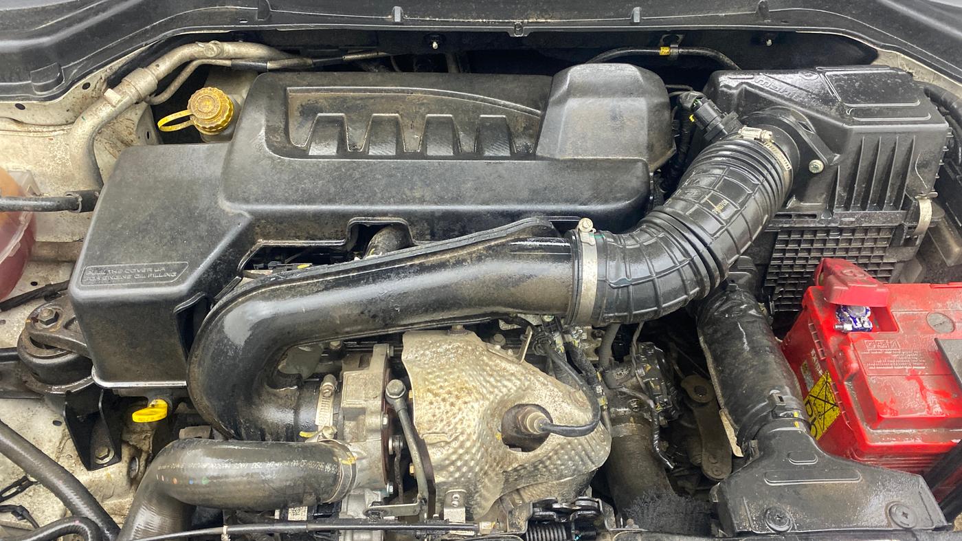 2021 Mahindra XUV300 W8 (O) 1.5 DIESEL, Diesel, Manual, 85,655 km, Engine View
