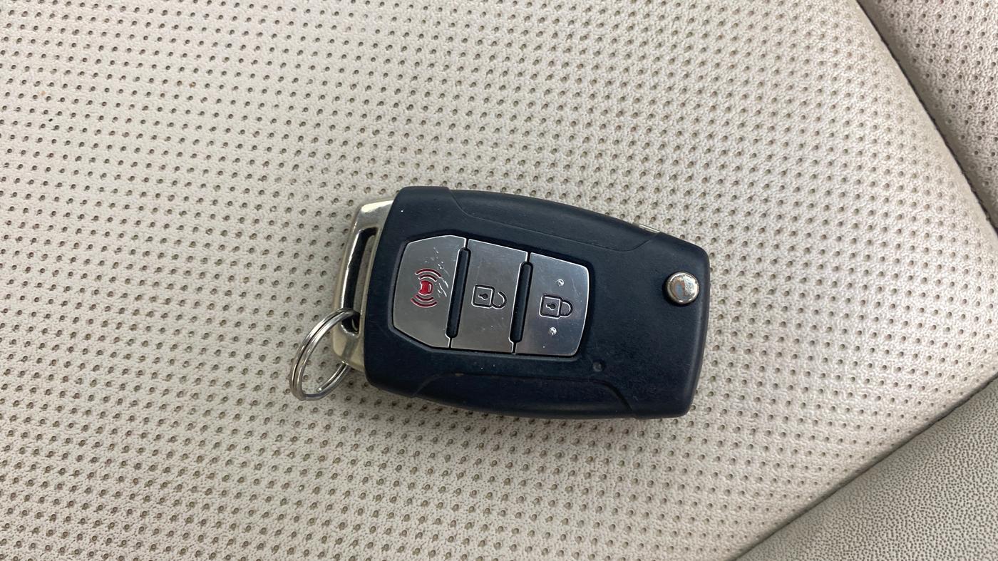 2021 Mahindra XUV300 W8 (O) 1.5 DIESEL, Diesel, Manual, 85,655 km, Key Close Up
