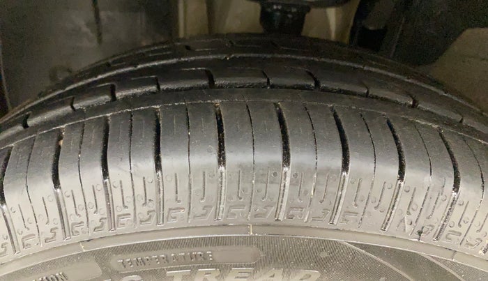 2021 Renault TRIBER RXZ, Petrol, Manual, 68,580 km, Left Front Tyre Tread