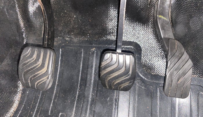 2021 Renault TRIBER RXZ, Petrol, Manual, 68,580 km, Pedals