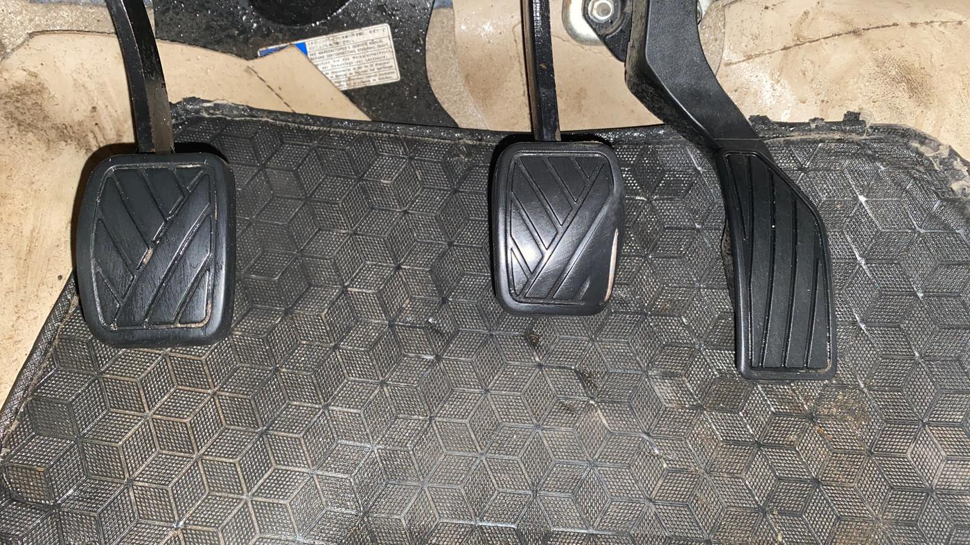 2016 Maruti Ciaz VDI+ SHVS, Diesel, Manual, 1,02,110 km, Pedals