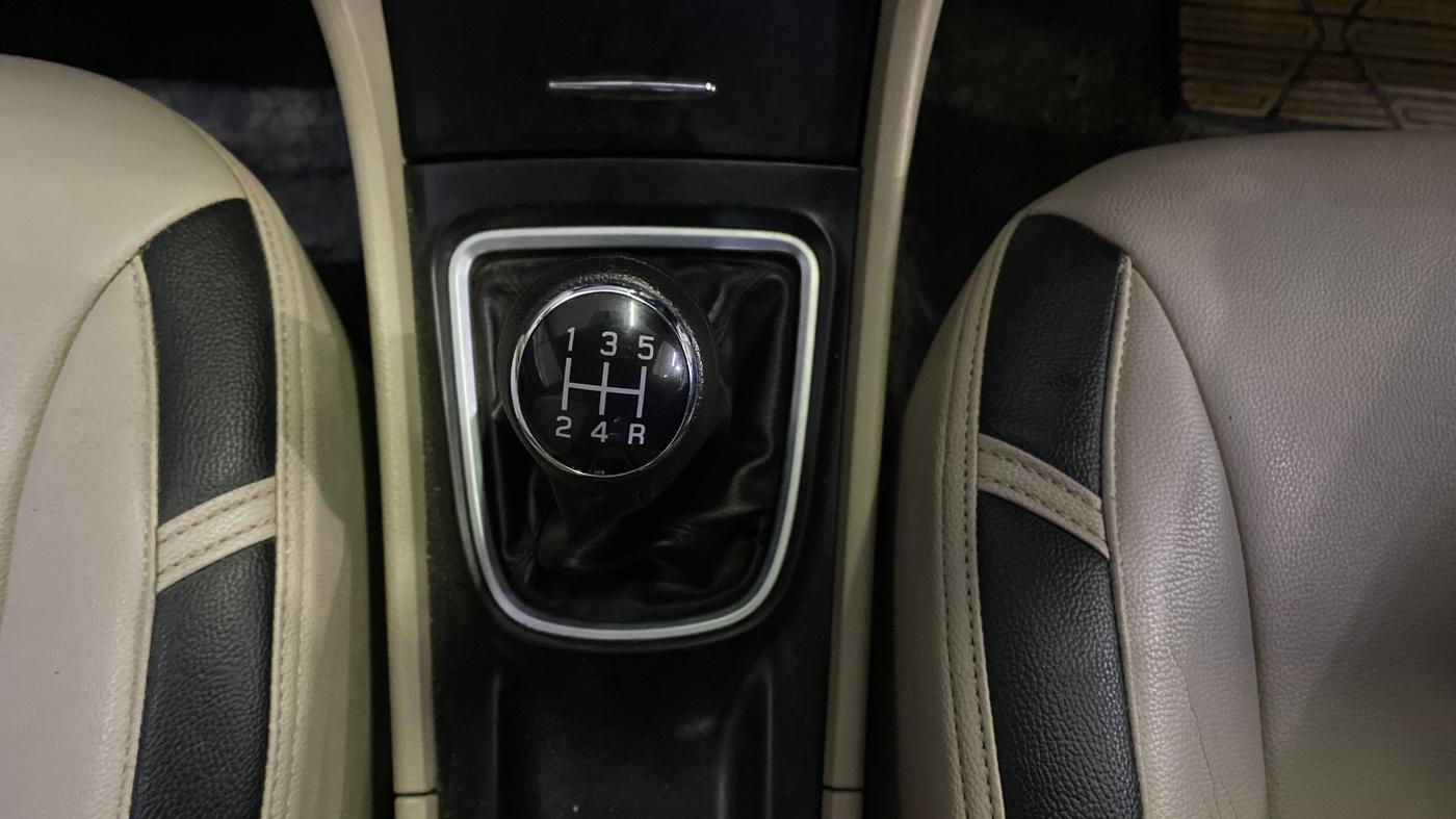 2016 Maruti Ciaz VDI+ SHVS, Diesel, Manual, 1,02,110 km, Gear Lever