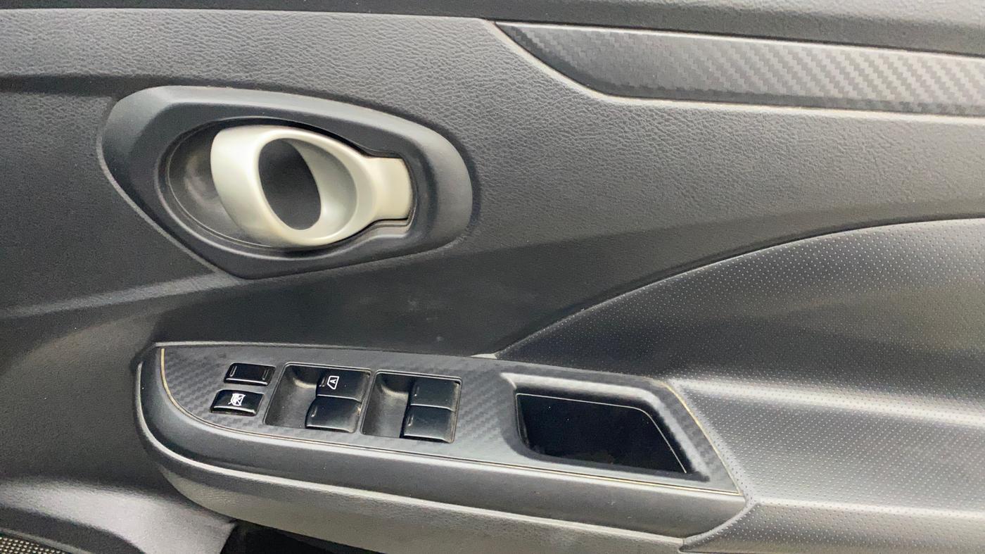 2018 Datsun Go Plus T(O), Petrol, Manual, 94,167 km, Driver Side Door Panels Control