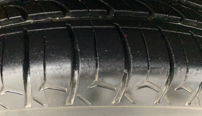 2018 Datsun Go Plus T(O), Petrol, Manual, 94,167 km, Right Front Tyre Tread