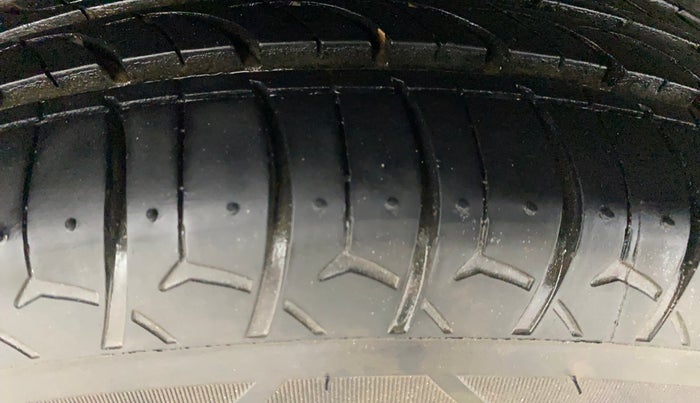 2018 Datsun Go Plus T(O), Petrol, Manual, 94,167 km, Right Rear Tyre Tread