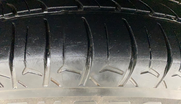 2018 Datsun Go Plus T(O), Petrol, Manual, 94,167 km, Left Front Tyre Tread