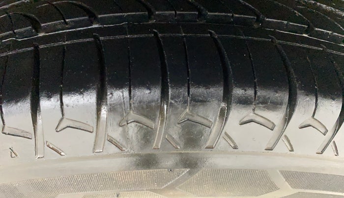 2018 Datsun Go Plus T(O), Petrol, Manual, 94,167 km, Left Rear Tyre Tread