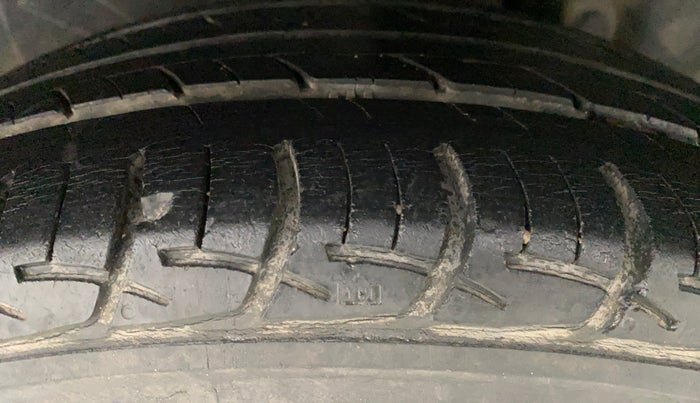 2017 Maruti Ertiga VXI, Petrol, Manual, 61,244 km, Left Rear Tyre Tread