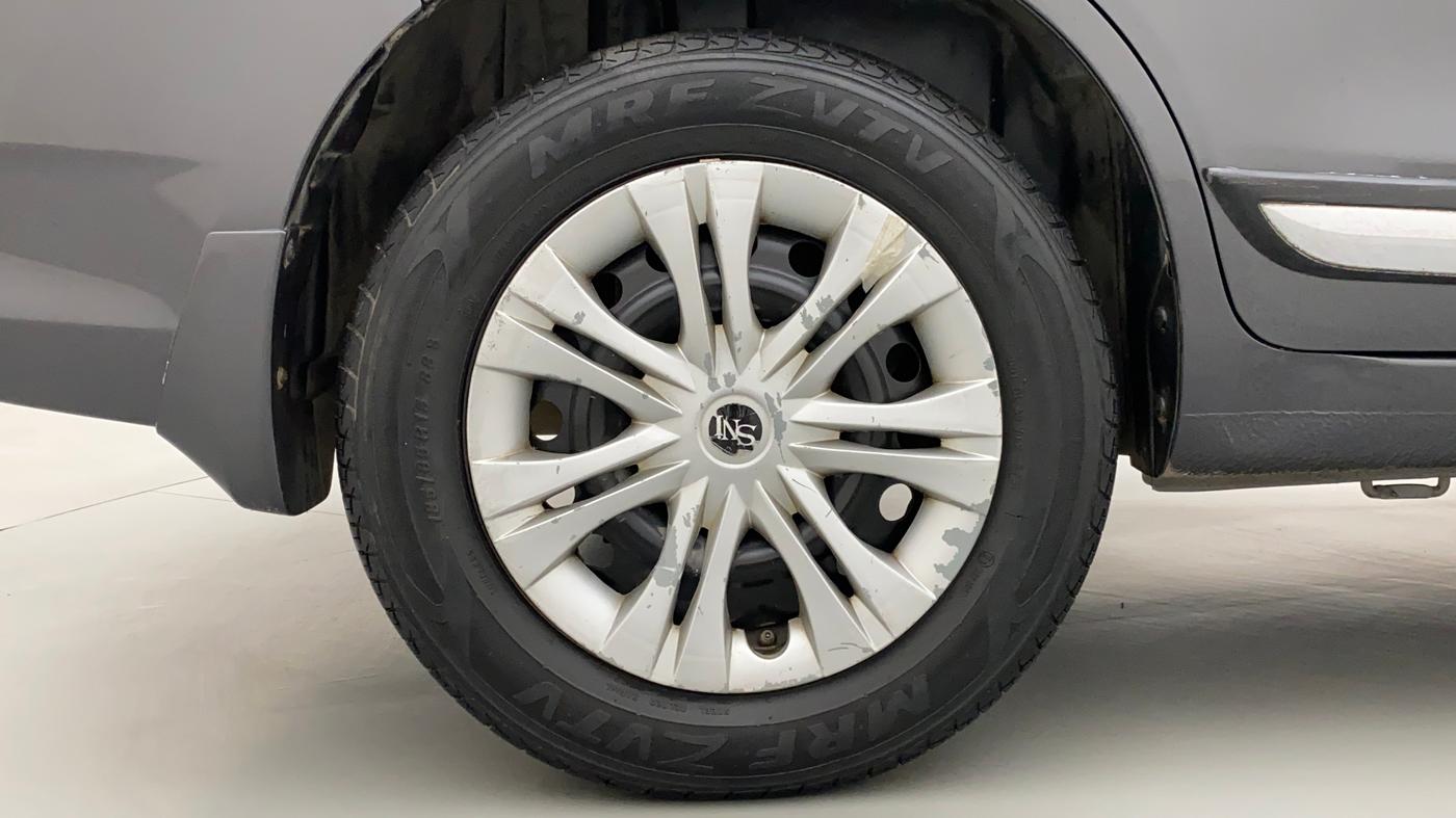 2017 Maruti Ertiga VXI, Petrol, Manual, 61,244 km, Right Rear Wheel