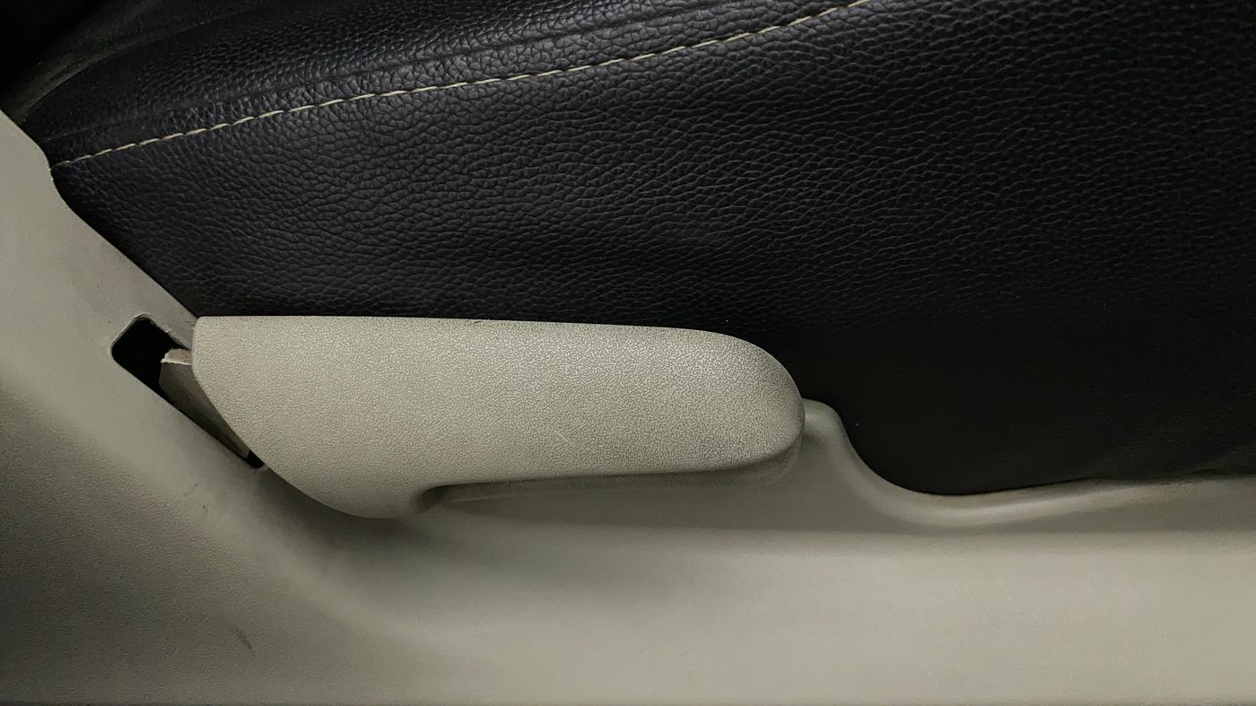 2015 Maruti Celerio ZXI D, Petrol, Manual, 39,916 km, Driver Side Adjustment Panel