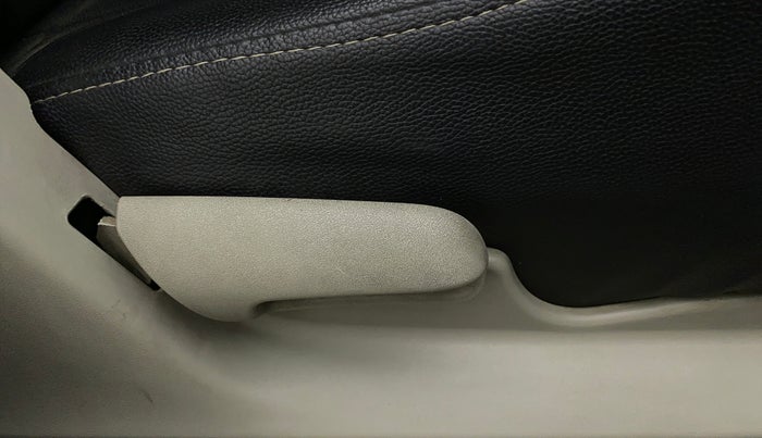 2015 Maruti Celerio ZXI D, Petrol, Manual, 39,916 km, Driver Side Adjustment Panel