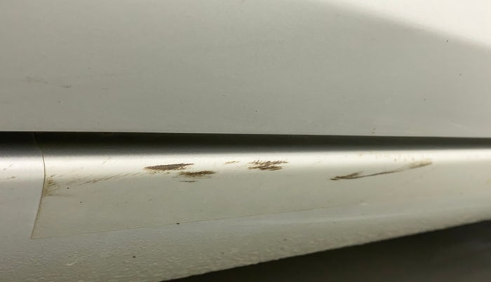 2015 Maruti Ciaz ZXI, Petrol, Manual, 45,079 km, Right running board - Minor scratches