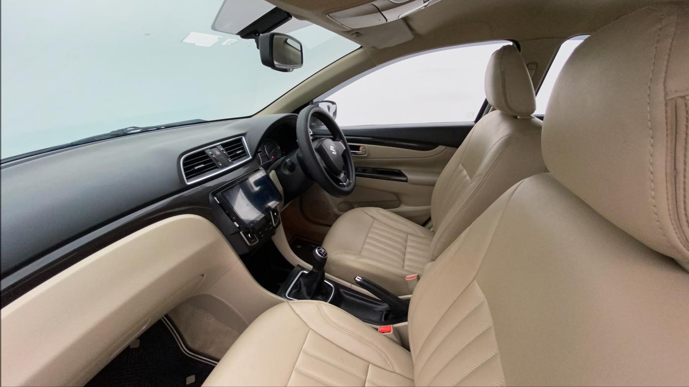 2015 Maruti Ciaz ZXI, Petrol, Manual, 45,079 km, Right Side Front Door Cabin
