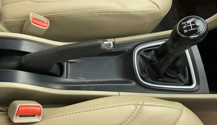2015 Maruti Ciaz ZXI, Petrol, Manual, 45,079 km, Gear Lever