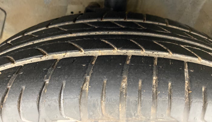 2010 Hyundai i20 MAGNA O 1.2, Petrol, Manual, 61,194 km, Left Front Tyre Tread